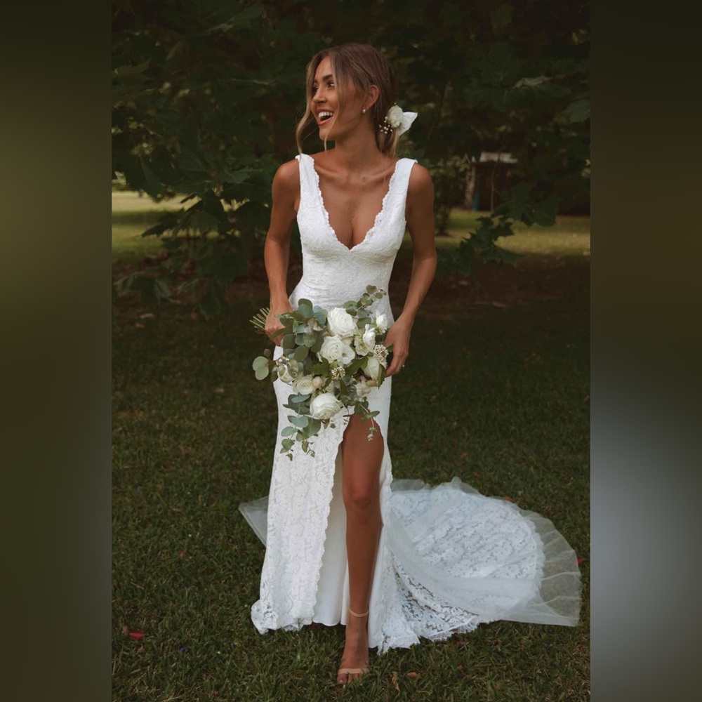 GRACE LOVES LACE || Lumi Wedding Dress